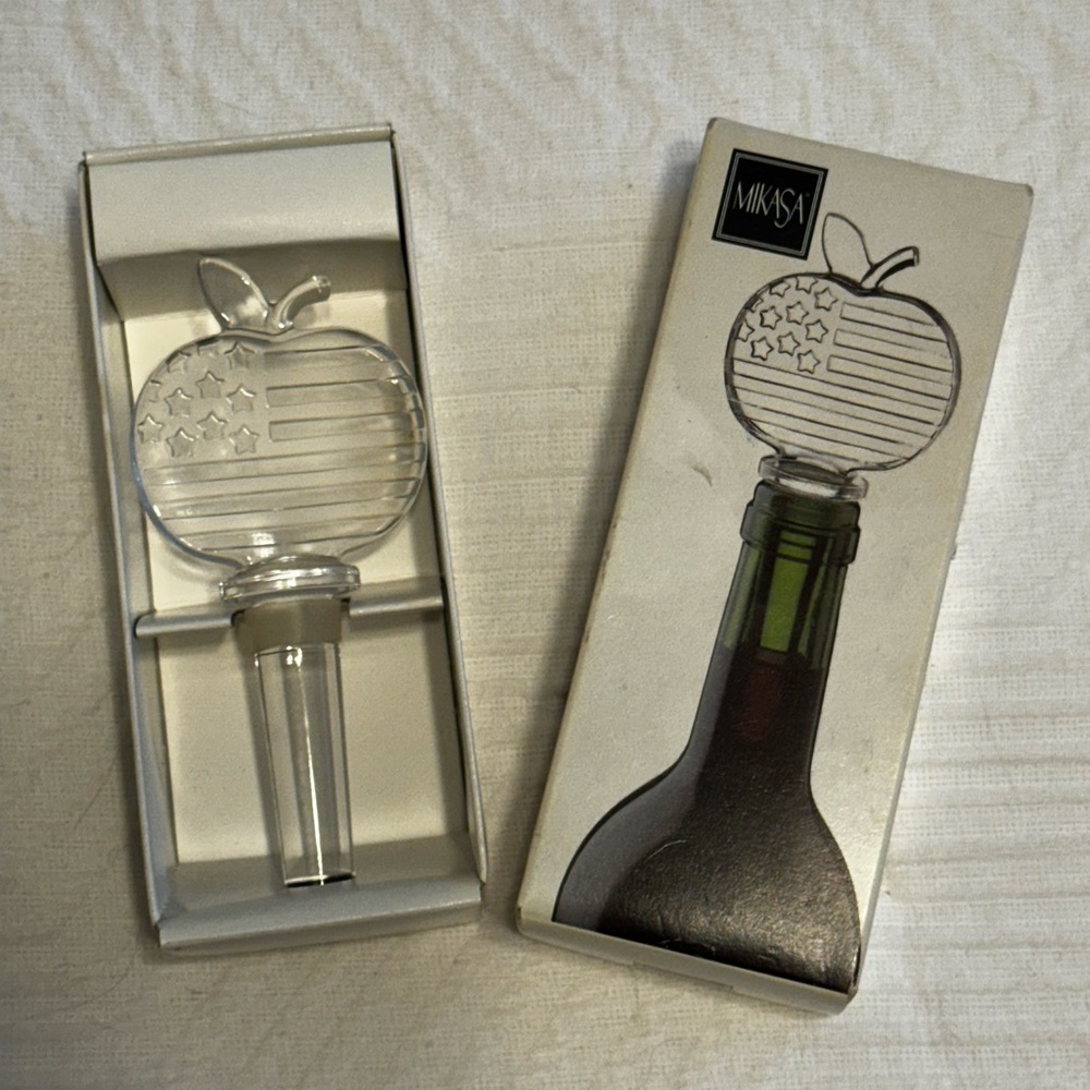 Mikasa Stars & Stripes Bottle Stopper